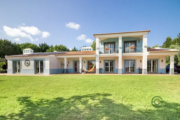 Casa de 0,5 ha en venta en Sintra, Lisboa