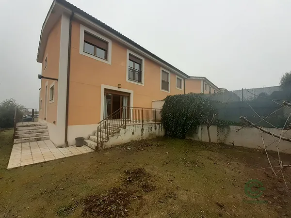Casa de 0,0265 ha en venta en Fuensaldana, Valladolid