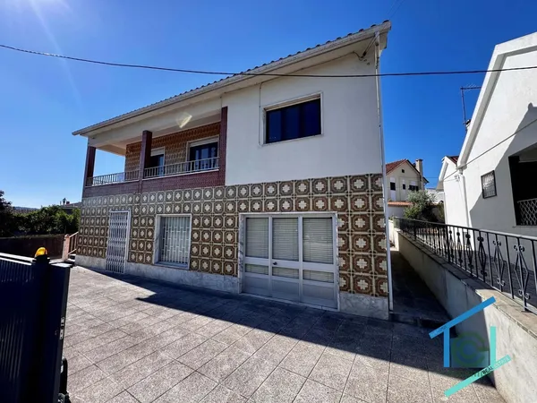 Casa de 0,0421 ha en venta en Tomar, Santarém