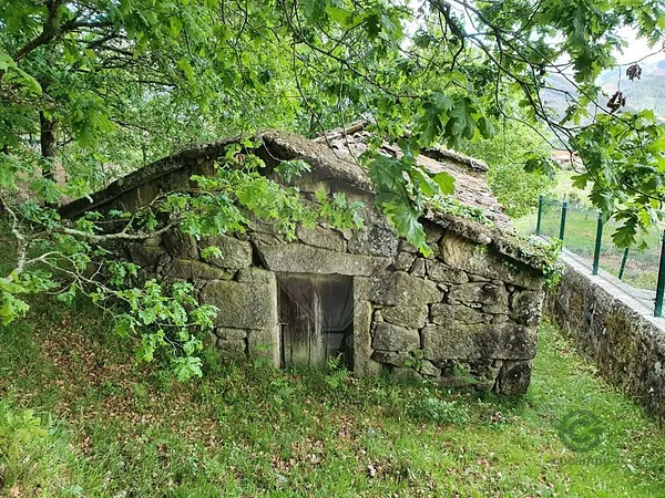 Finca rústica de 0,06 ha en venta en Viana do castelo