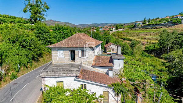 Finca rústica de 0,3917 ha en venta en Amarante, Porto
