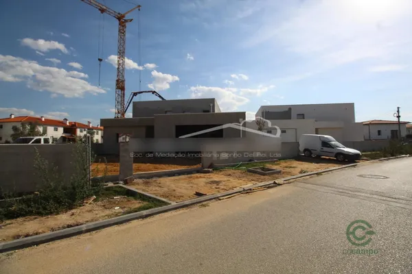 Casa de 0,05 ha en venta en Batalha, Leiria