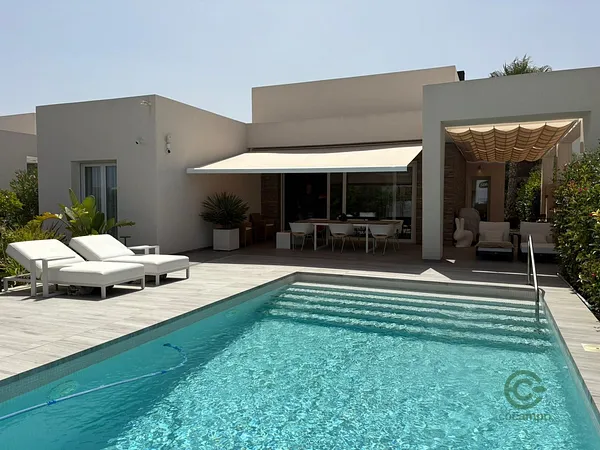 Casa de 0,05 ha en venta en Algorfa, Alicante