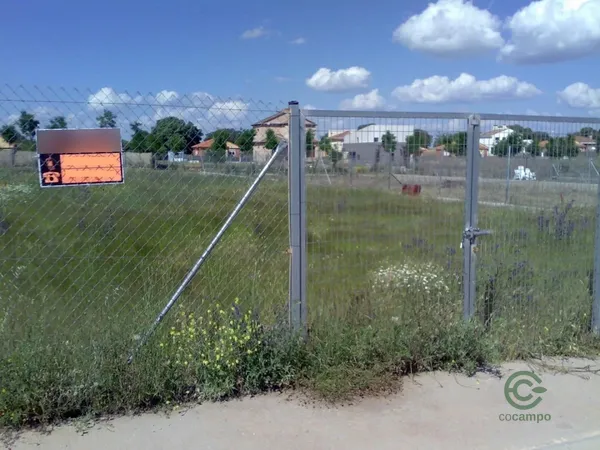 Terreno urbano de 0,0769 ha en venta en Chiloeches, Guadalajara