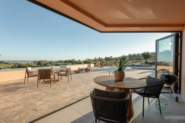 Casa de 0,3008 ha en venta en Barão de são joão, Algarve