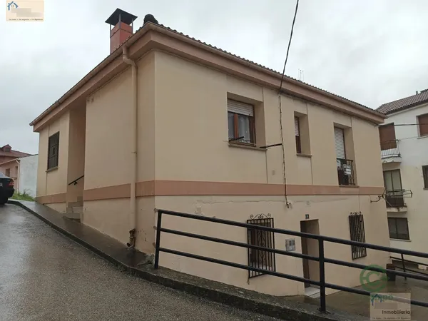 Casa de 0,015 ha en venta en San leonardo de yagüe, Soria
