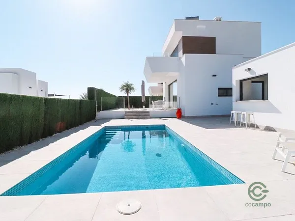 Casa de 0,0431 ha en venta en Benimantell, Alicante