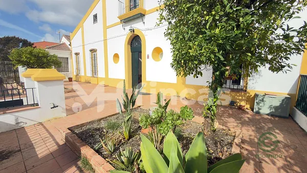 Finca de recreo de 0,0564 ha en venta en El castillo de las guardas, Sevilla