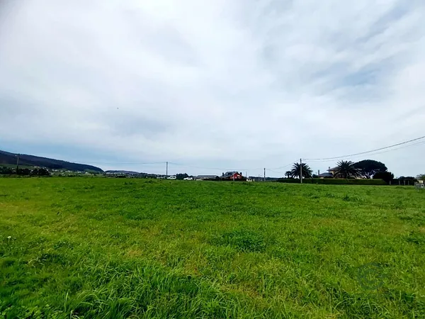 Terreno urbano de 0,1 ha en venta en Valdes, Asturias