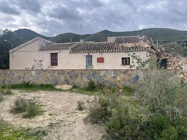 Finca rústica de 28 ha en venta en Murcia