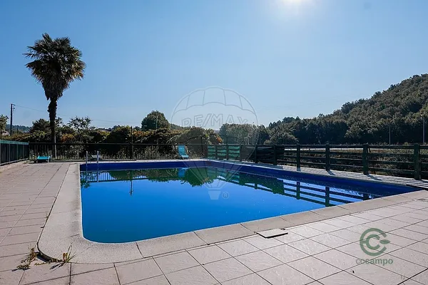 Finca rústica de 1 ha en venta en Bragança