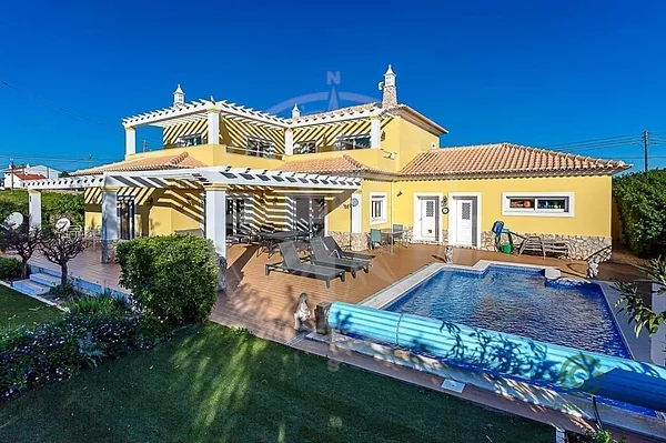 Casa de 0,1243 ha en venta en Tavira (santa maria e santiago), Algarve