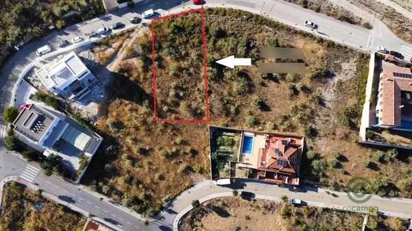 Terreno urbano de 0,1 ha en venta en La zubia, Granada