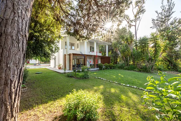 Casa de 0,1021 ha en venta en Charneca de caparica e sobreda, Setúbal