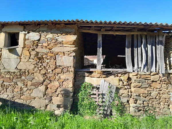 Finca rustica de 0,9 ha para venda en Ourense