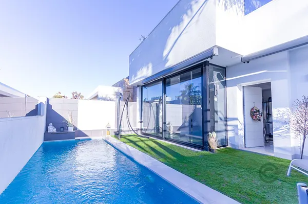 Casa de 0,0105 ha en venta en San pedro del pinatar, Murcia