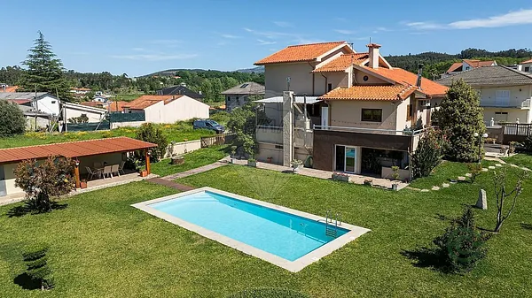 Casa de 0,1144 ha en venta en Bragança
