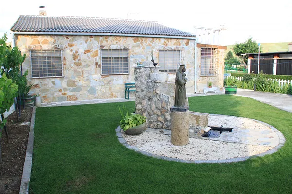 Casa de 0,1 ha en venta en Grijota, Palencia