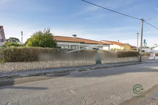 Casa de 0,0864 ha en venta en Marinha grande, Leiria