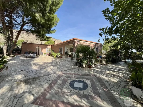 Finca rústica de 0,2 ha en venta en Hondón de las nieves, Alicante