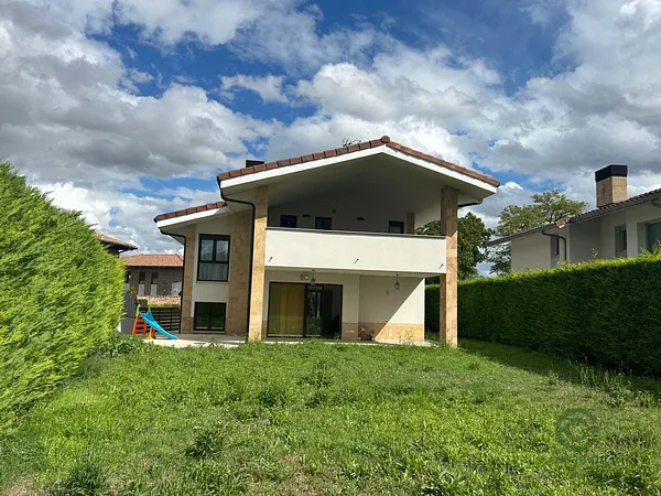 Casa de 0,01 ha en venta en Vitoria-gasteiz, Alava