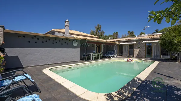 Casa de 0,1919 ha en venta en Loulé, Faro