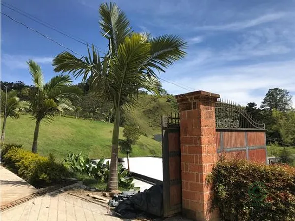 Finca rústica de 0,42 ha en venta en Antioquia