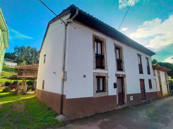 Casa de 0,12 ha en venta en Asturias