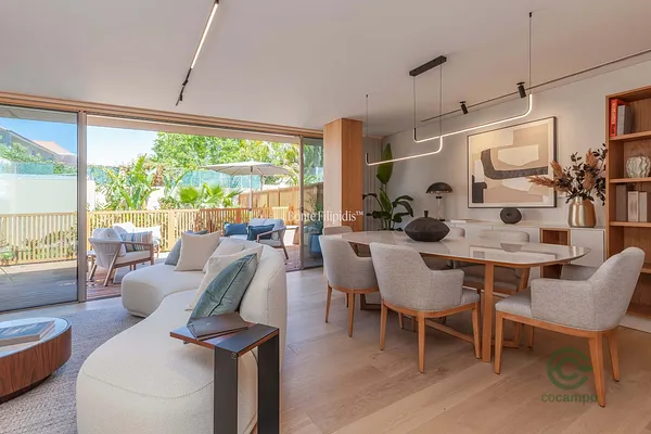 Casa de 0,0216 ha en venta en Carcavelos e parede, Lisboa