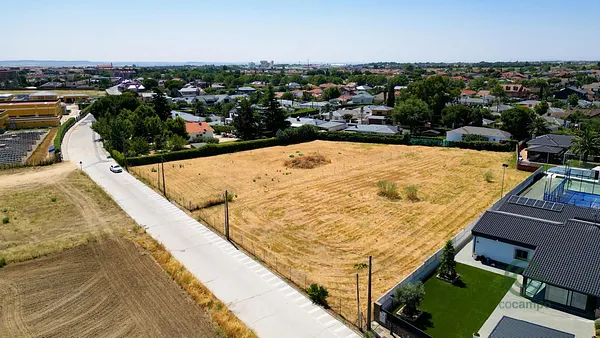 Terreno urbano de 0,5639 ha en venta en Griñon, Madrid
