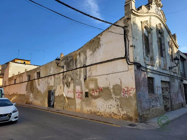 Terreno urbano de 0,0465 ha en venta en Valencia