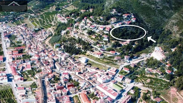 Terreno urbano de 1,105 ha en venta en Ador, Valencia