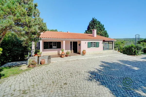 Finca rústica de 0,8834 ha en venta en Sesimbra, Setúbal