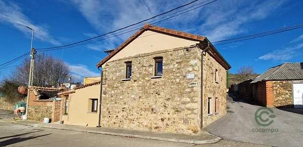 Casa de 0,0111 ha en venta en Rioseco de tapia, Leon