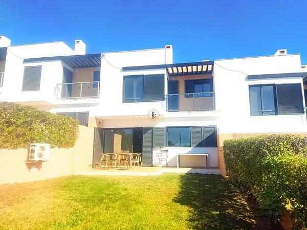 Casa de 0,0157 ha en venta en Albufeira e olhos de água, Algarve