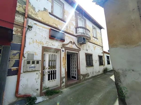 Casa de 0,015 ha en venta en Camponaraya, Leon