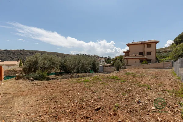 Terreno urbano de 0,0687 ha en venta en Granada, Granada