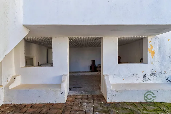 Casa de 0,0176 ha en venta en Santiago do cacém, Setúbal