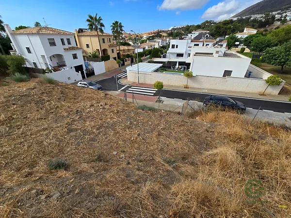 Terreno urbano de 0,0922 ha en venta en Benalmádena, Malaga