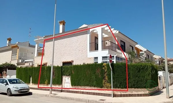 Casa de 0,015 ha en venta en Pilar de la horadada, Alicante