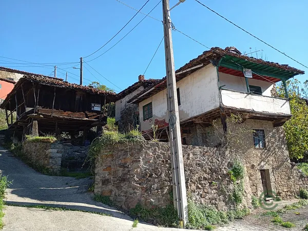 Casa de 0,02 ha en venta en Quirós, Asturias